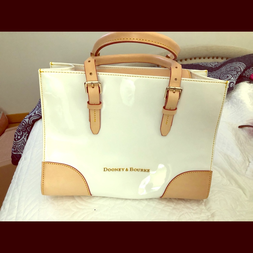 Dooney & Bourke white patent handbag with extras.